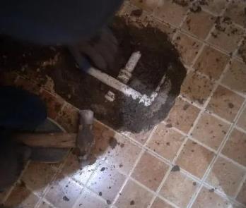 临桂卫生间漏水维修公司为您分享下卫生间渗水如何处理及注意事项